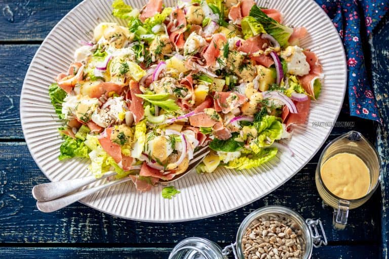 Sałatka z szynką prosciutto